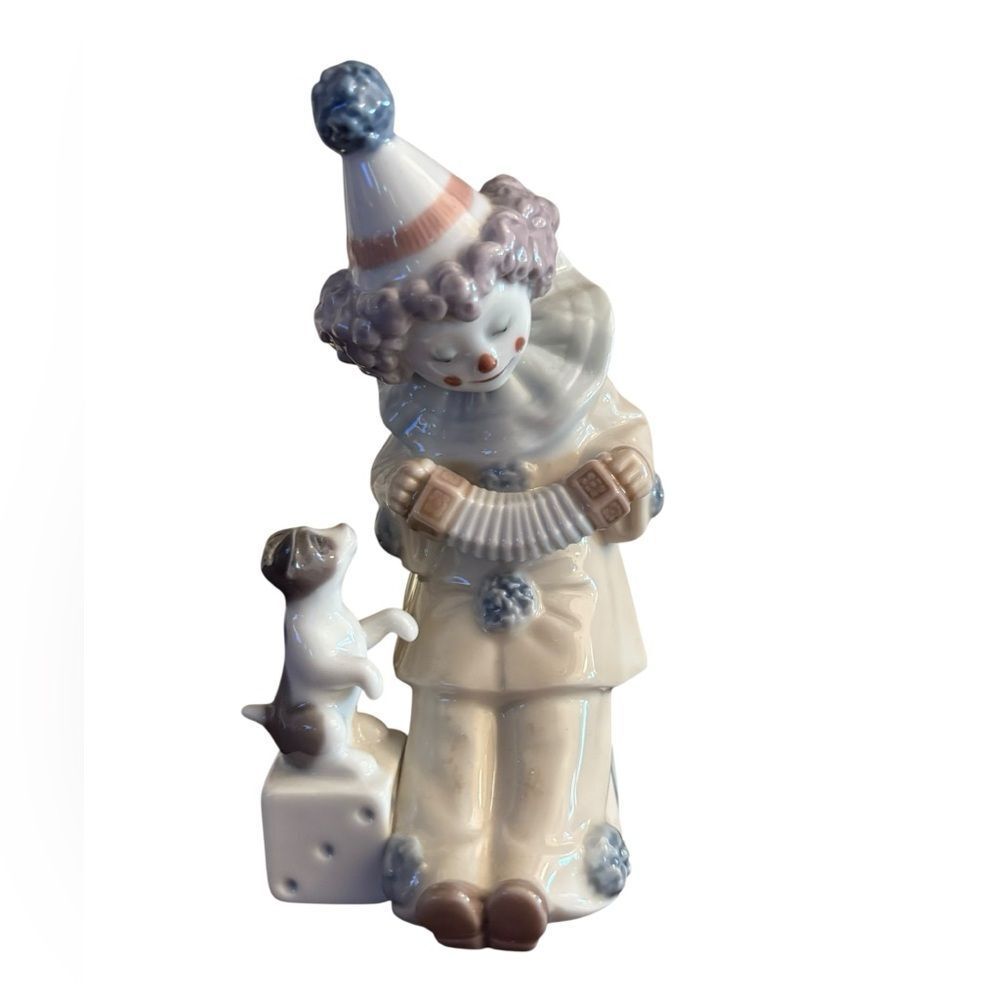 VINTAGE LLADRO PIERROT CLOWN WITH CONCERTINA 1985, #5279